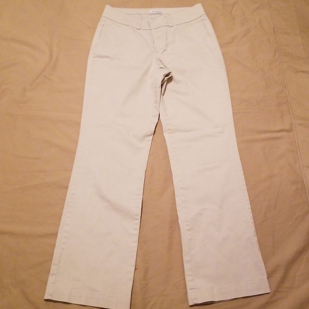 Dockers mid rise- Curvey size 8 MED off white cott